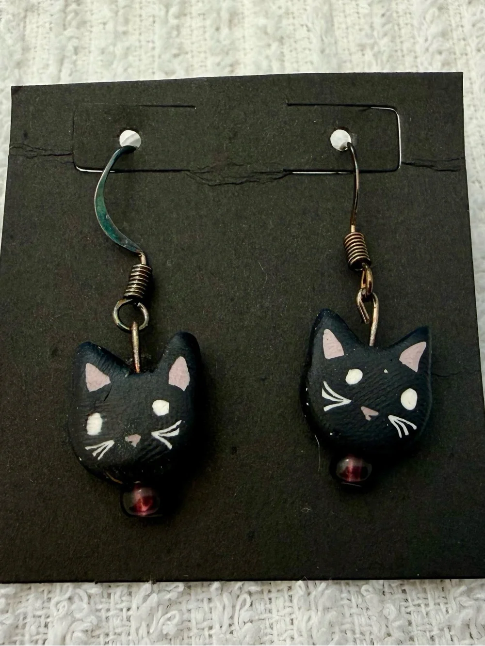 Black Cat Face Dangle Earrings - Cute Cat Themed Earrings